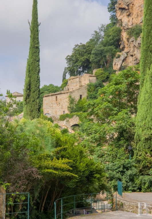 A house in the heart of the village of Cotignac, in the Var  - photo  n°2